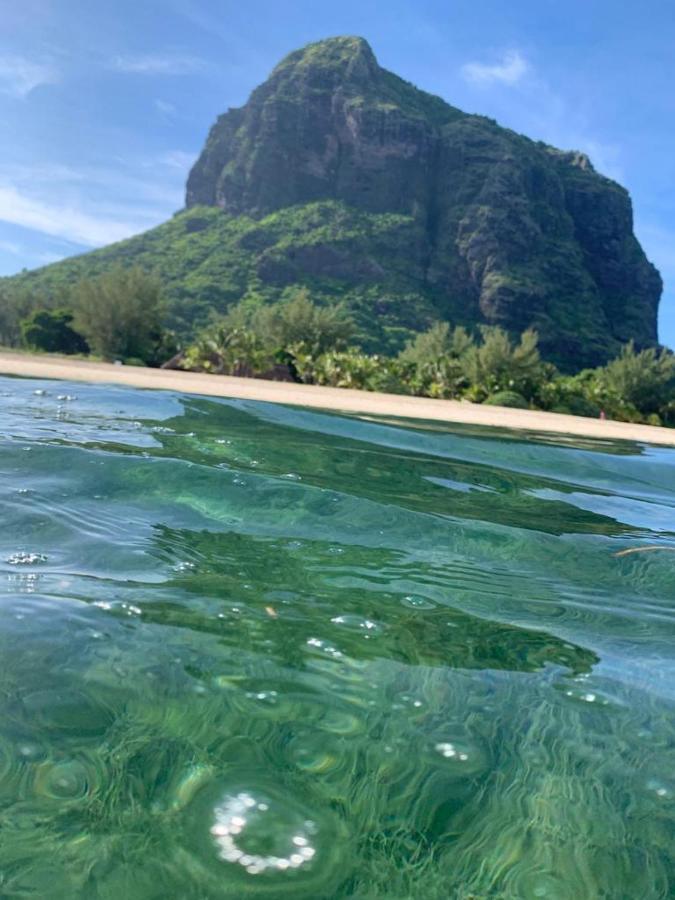 Residence Au Bout Du Morne 르몬 외부 사진
